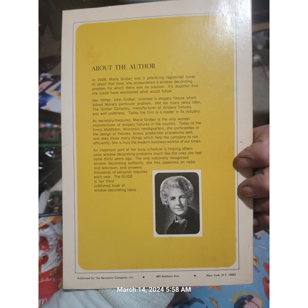 The First Official Window Decorating Guide Book *First Edition* - Picture 2 of 5